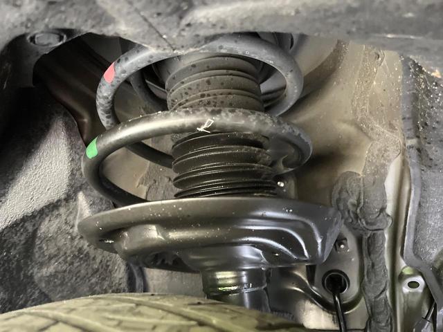 RAV4 ハイブリッドアドベンチャー 4WD バックカメラ 衝突被害軽減システム レーダークルーズ レザー調シート 前席シートエアコン パワーシート ドラレコ コーナーセンサー スマートキー LEDヘッド ETC2.0(22枚目)