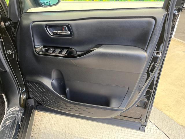 ヴォクシー ZS 煌III セーフティセンス 純正9型ナビ バックカメラ フリップダウンモニター 両側電動ドア ハーフレザー LEDヘッド 7人乗り クルコン ETC 禁煙車 純正16インチアルミ リアオートエアコン ドラレコ(39枚目)