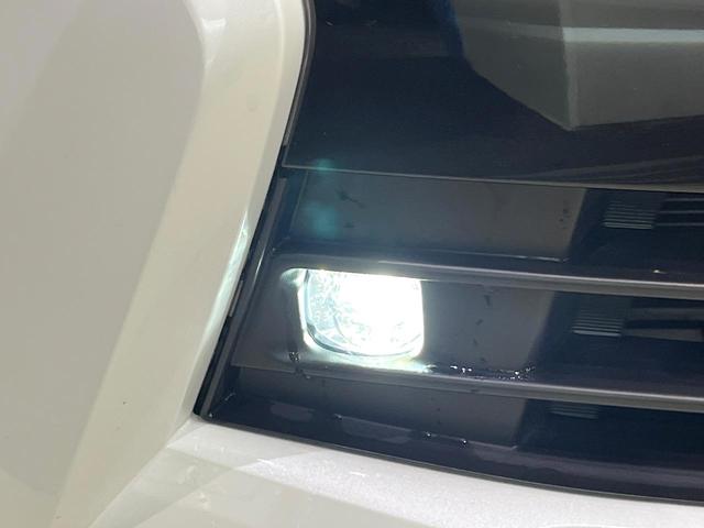 セレナ ハイウェイスターV フリップダウンモニター 純正12.3型ナビ 全周囲カメラ デジタルインナーミラー ワイヤレス充電 防水シート プロパイロット ハンズフリー機能付両側電動ドア リアオートエアコン LEDヘッド&フォグ(22枚目)