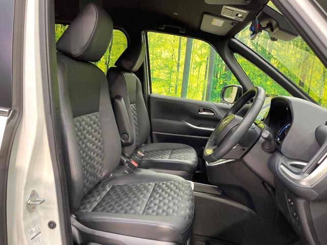 ヴォクシー ハイブリッドＳ－Ｚ　フリップダウンモニター　ドライビングサポートパッケージ　純正１０．５型ナビ　バックカメラ　ブラインドスポットモニター　３眼ＬＥＤヘッド　両側電動ドア　リアオートエアコン　シートヒーター　スマートキー（8枚目）