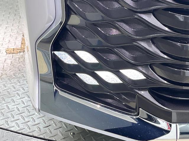 ヴォクシー ハイブリッドＳ－Ｚ　フリップダウンモニター　ドライビングサポートパッケージ　純正１０．５型ナビ　バックカメラ　ブラインドスポットモニター　３眼ＬＥＤヘッド　両側電動ドア　リアオートエアコン　シートヒーター　スマートキー（24枚目）