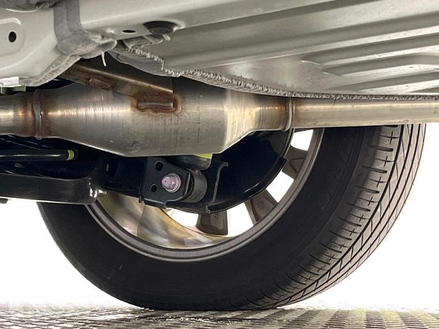 ヴォクシー ハイブリッドＳ－Ｚ　フリップダウンモニター　ドライビングサポートパッケージ　純正１０．５型ナビ　バックカメラ　ブラインドスポットモニター　３眼ＬＥＤヘッド　両側電動ドア　リアオートエアコン　シートヒーター　スマートキー（31枚目）