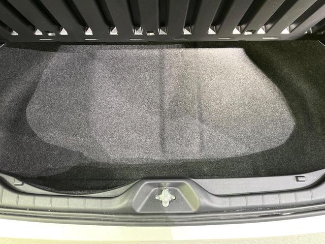 ヴォクシー ハイブリッドＳ－Ｚ　フリップダウンモニター　ドライビングサポートパッケージ　純正１０．５型ナビ　バックカメラ　ブラインドスポットモニター　３眼ＬＥＤヘッド　両側電動ドア　リアオートエアコン　シートヒーター　スマートキー（51枚目）