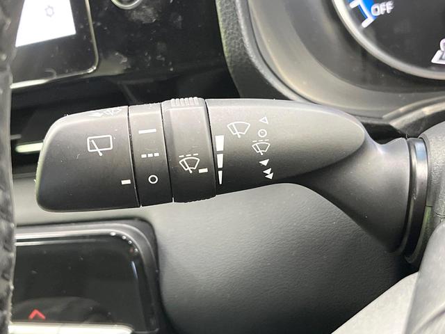 ヴォクシー ハイブリッドＳ－Ｇ　両側電動ドア　バックカメラ　衝突被害軽減システム　レーダークルーズ　禁煙車　ドラレコ　コーナーセンサー　スマートキー　ＬＥＤヘッド　ビルトインＥＴＣ　純正１６インチアルミ　オートハイビーム（28枚目）