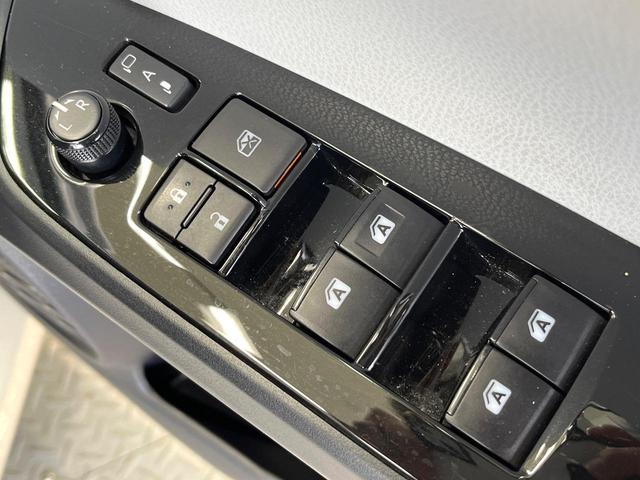 プリウスＰＨＶ Ｓ　ＳＤナビ　バックカメラ　１００Ｖ電源　衝突被害軽減システム　禁煙車　ドラレコ　コーナーセンサー　スマートキー　ＬＥＤヘッド　ビルトインＥＴＣ　オートハイビーム　車線逸脱警報　オートライト（38枚目）