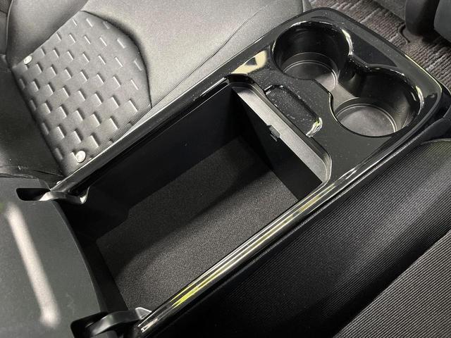 プリウスＰＨＶ Ｓ　ＳＤナビ　バックカメラ　１００Ｖ電源　衝突被害軽減システム　禁煙車　ドラレコ　コーナーセンサー　スマートキー　ＬＥＤヘッド　ビルトインＥＴＣ　オートハイビーム　車線逸脱警報　オートライト（51枚目）