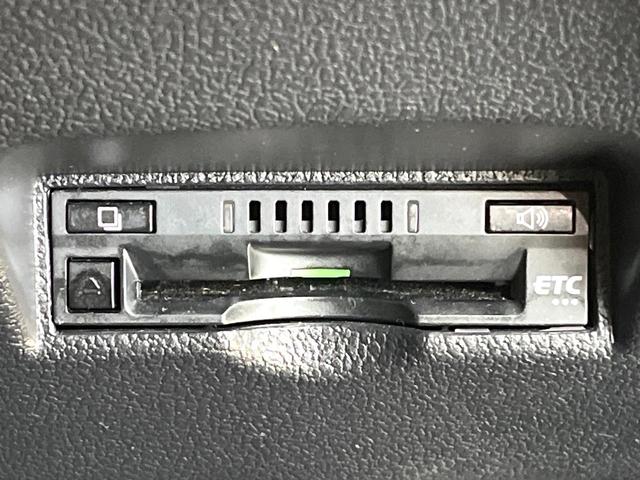 プリウスＰＨＶ Ｓ　ＳＤナビ　バックカメラ　１００Ｖ電源　衝突被害軽減システム　禁煙車　ドラレコ　コーナーセンサー　スマートキー　ＬＥＤヘッド　ビルトインＥＴＣ　オートハイビーム　車線逸脱警報　オートライト（55枚目）