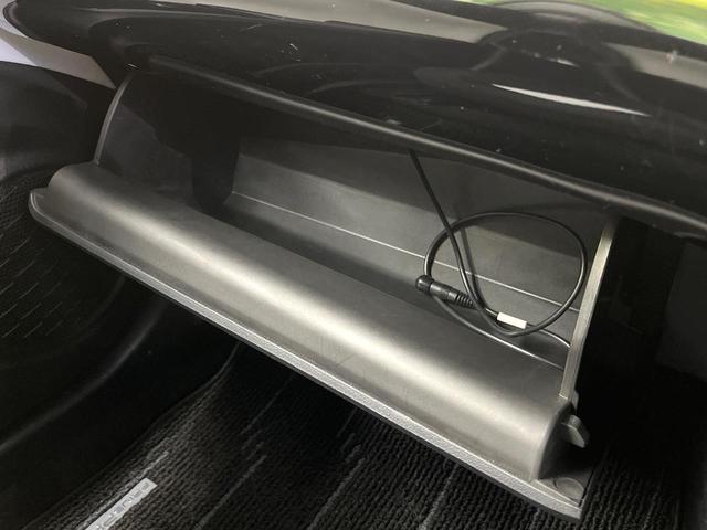 プリウスＰＨＶ Ｓ　ＳＤナビ　バックカメラ　１００Ｖ電源　衝突被害軽減システム　禁煙車　ドラレコ　コーナーセンサー　スマートキー　ＬＥＤヘッド　ビルトインＥＴＣ　オートハイビーム　車線逸脱警報　オートライト（72枚目）