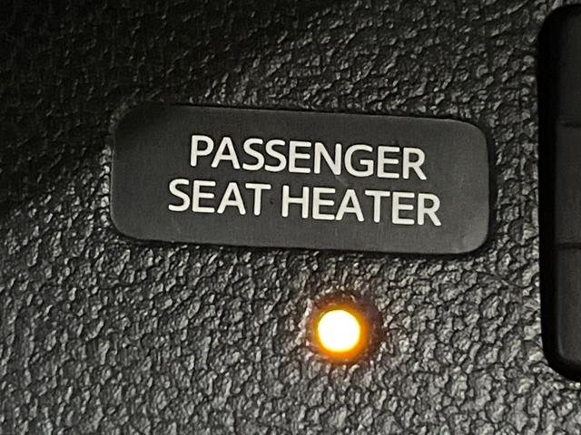 プリウスＰＨＶ Ｓ　ＳＤナビ　バックカメラ　１００Ｖ電源　衝突被害軽減システム　禁煙車　ドラレコ　コーナーセンサー　スマートキー　ＬＥＤヘッド　ビルトインＥＴＣ　オートハイビーム　車線逸脱警報　オートライト（78枚目）