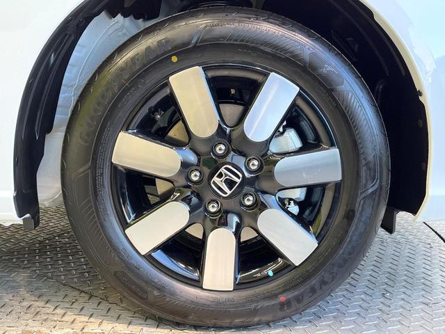 フリード エアー　ＥＸ　登録済未使用車　ホンダセンシング　アダプティブクルーズ　ブラインドスポットモニター　両側電動ドア　シートヒーター　ＬＥＤヘッド　オートハイビーム　オートエアコン　純正１５インチアルミ　スマートキー（22枚目）