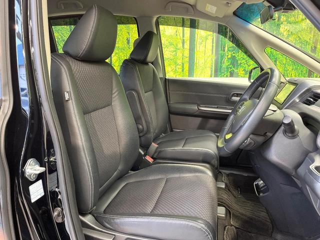 フリードハイブリッド ハイブリッド・Ｇホンダセンシング　純正ナビ　バックカメラ　フルセグ　アダプティブクルーズ　両側電動ドア　シートヒーター　ＬＥＤヘッド　純正１５インチアルミ　ハーフレザー　オートライト　オートエアコン　スマートキー　ＥＴＣ（8枚目）