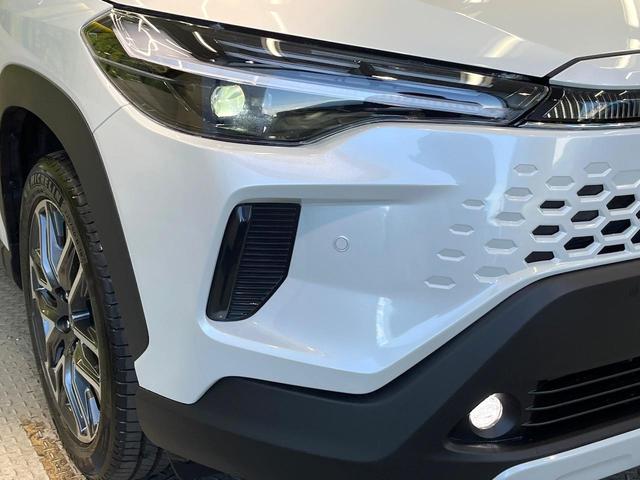 カローラクロス ハイブリッド　Ｚ　パノラマルーフ　純正１０．５型ナビ　バックカメラ　ブラインドスポットモニター　電動リアゲート　シートエアコン　パワーシート　セーフティセンス　ＬＥＤヘッド＆フォグ　オートエアコン　純正１８インチアルミ（12枚目）