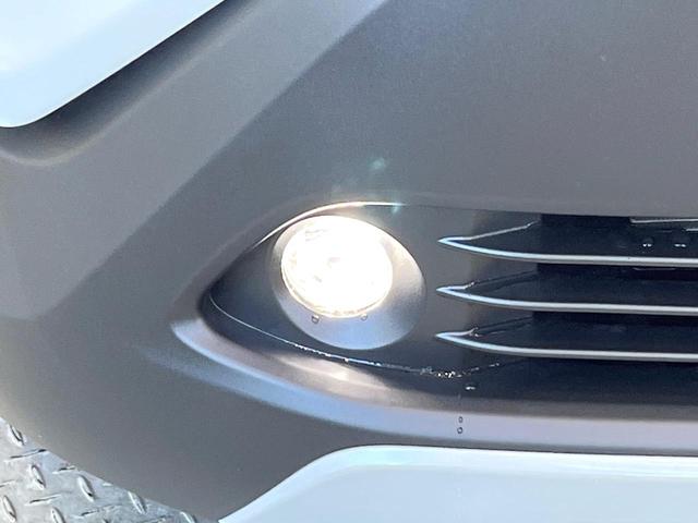 カローラクロス ハイブリッド　Ｚ　パノラマルーフ　純正１０．５型ナビ　バックカメラ　ブラインドスポットモニター　電動リアゲート　シートエアコン　パワーシート　セーフティセンス　ＬＥＤヘッド＆フォグ　オートエアコン　純正１８インチアルミ（22枚目）