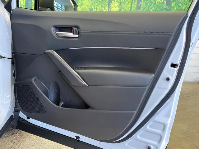 カローラクロス ハイブリッド　Ｚ　パノラマルーフ　純正１０．５型ナビ　バックカメラ　ブラインドスポットモニター　電動リアゲート　シートエアコン　パワーシート　セーフティセンス　ＬＥＤヘッド＆フォグ　オートエアコン　純正１８インチアルミ（38枚目）