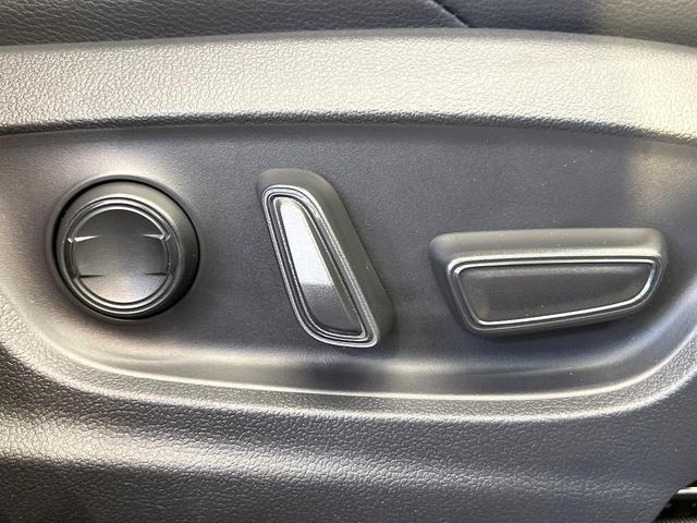 カローラクロス ハイブリッド　Ｚ　パノラマルーフ　純正１０．５型ナビ　バックカメラ　ブラインドスポットモニター　電動リアゲート　シートエアコン　パワーシート　セーフティセンス　ＬＥＤヘッド＆フォグ　オートエアコン　純正１８インチアルミ（39枚目）