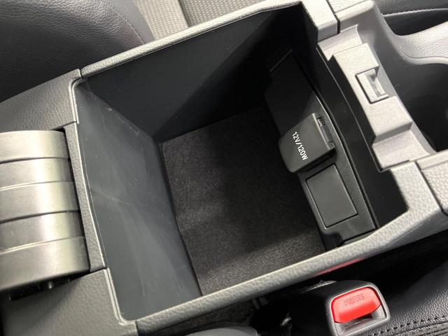 カローラクロス ハイブリッド　Ｚ　パノラマルーフ　純正１０．５型ナビ　バックカメラ　ブラインドスポットモニター　電動リアゲート　シートエアコン　パワーシート　セーフティセンス　ＬＥＤヘッド＆フォグ　オートエアコン　純正１８インチアルミ（65枚目）