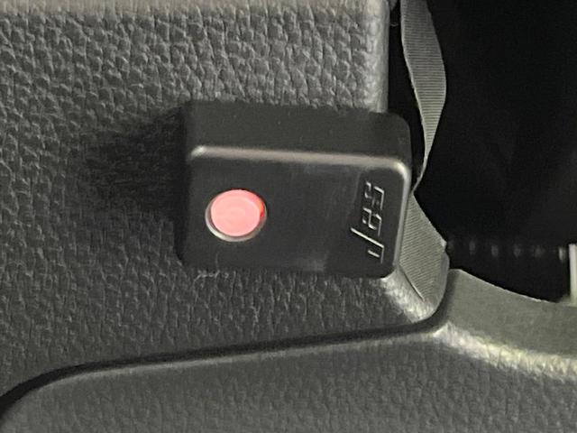 カローラクロス ハイブリッド　Ｚ　パノラマルーフ　純正１０．５型ナビ　バックカメラ　ブラインドスポットモニター　電動リアゲート　シートエアコン　パワーシート　セーフティセンス　ＬＥＤヘッド＆フォグ　オートエアコン　純正１８インチアルミ（77枚目）