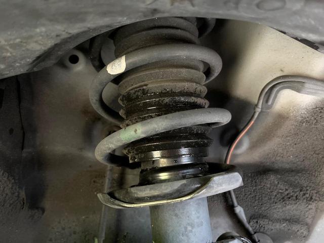 タフト Ｇターボ　ダーククロムベンチャー　ガラスルーフ　スマートアシスト　純正ＳＤナビ　全周囲カメラ　フルセグ　アダプティブクルーズ　シートヒーター　ＥＴＣ　ドラレコ　禁煙車　純正１５インチアルミ　ＬＥＤヘッド　アイドリングストップ（20枚目）