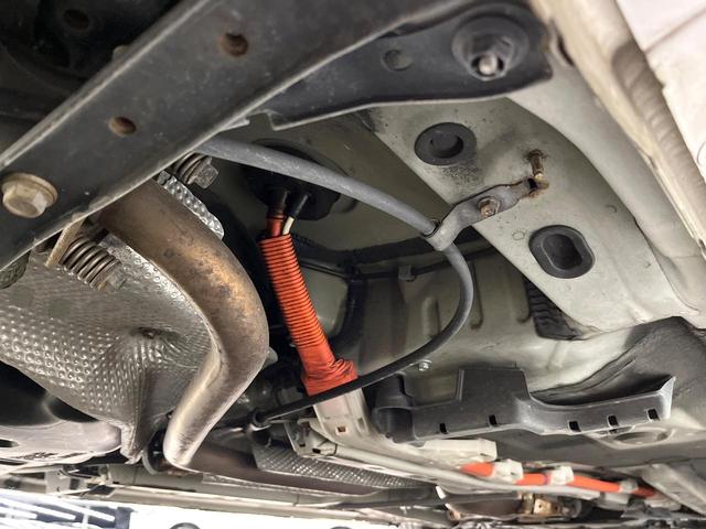 プリウス Ｓ　ＬＥＤエディション　純正ナビ　バックカメラ　ＬＥｄヘッド　オートライト　オートエアコン　禁煙車　ＥＴＣ　ドラレコ　スマートキー　純正革巻きステアリング　Ｂｌｕｅｔｏｏｔｈ再生　電動格納ミラー　ヘッドライトウォッシャー（65枚目）