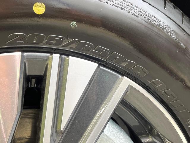 セレナ ｅ－パワー　ハイウェイスターＶ　登録済未使用車　純正１２．３型ナビ　全周囲カメラ　フルセグ　プロパイロット　ワイヤレス充電　ハンズフリー機能付両側電動ドア　リアオートエアコン　ＬＥＤヘッド＆フォグ　純正１６インチアルミ　スマートキー（25枚目）