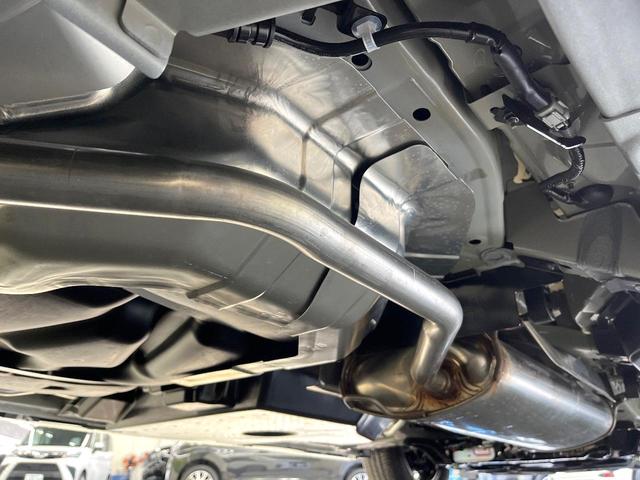 セレナ ｅ－パワー　ハイウェイスターＶ　登録済未使用車　純正１２．３型ナビ　全周囲カメラ　フルセグ　プロパイロット　ワイヤレス充電　ハンズフリー機能付両側電動ドア　リアオートエアコン　ＬＥＤヘッド＆フォグ　純正１６インチアルミ　スマートキー（28枚目）