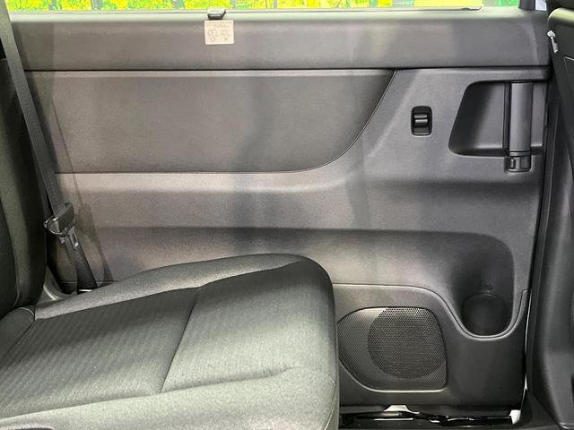 セレナ ｅ－パワー　ハイウェイスターＶ　登録済未使用車　純正１２．３型ナビ　全周囲カメラ　フルセグ　プロパイロット　ワイヤレス充電　ハンズフリー機能付両側電動ドア　リアオートエアコン　ＬＥＤヘッド＆フォグ　純正１６インチアルミ　スマートキー（42枚目）