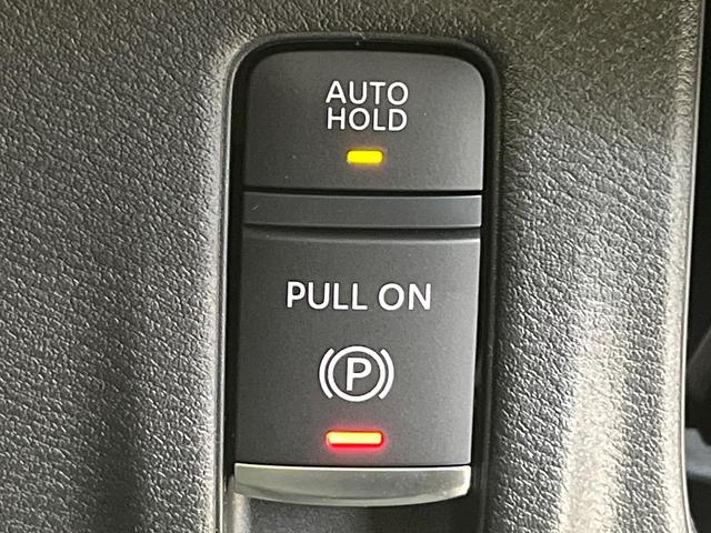 セレナ ｅ－パワー　ハイウェイスターＶ　登録済未使用車　純正１２．３型ナビ　全周囲カメラ　フルセグ　プロパイロット　ワイヤレス充電　ハンズフリー機能付両側電動ドア　リアオートエアコン　ＬＥＤヘッド＆フォグ　純正１６インチアルミ　スマートキー（58枚目）