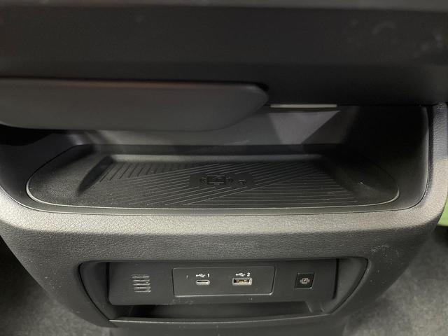 セレナ ｅ－パワー　ハイウェイスターＶ　登録済未使用車　純正１２．３型ナビ　全周囲カメラ　フルセグ　プロパイロット　ワイヤレス充電　ハンズフリー機能付両側電動ドア　リアオートエアコン　ＬＥＤヘッド＆フォグ　純正１６インチアルミ　スマートキー（72枚目）