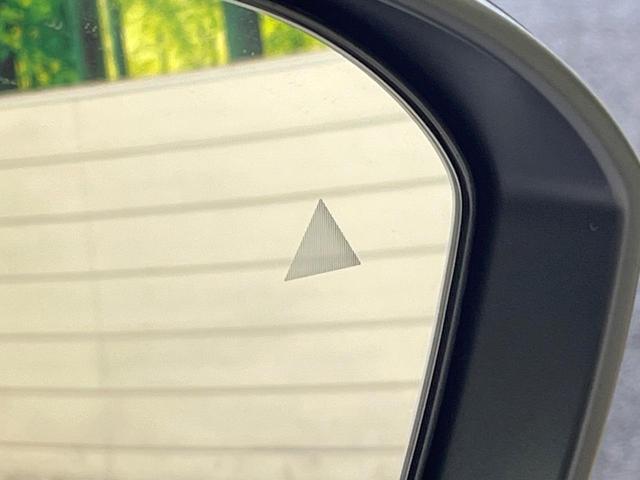 セレナ ｅ－パワー　ハイウェイスターＶ　登録済未使用車　純正１２．３型ナビ　全周囲カメラ　フルセグ　プロパイロット　ワイヤレス充電　ハンズフリー機能付両側電動ドア　リアオートエアコン　ＬＥＤヘッド＆フォグ　純正１６インチアルミ　スマートキー（75枚目）