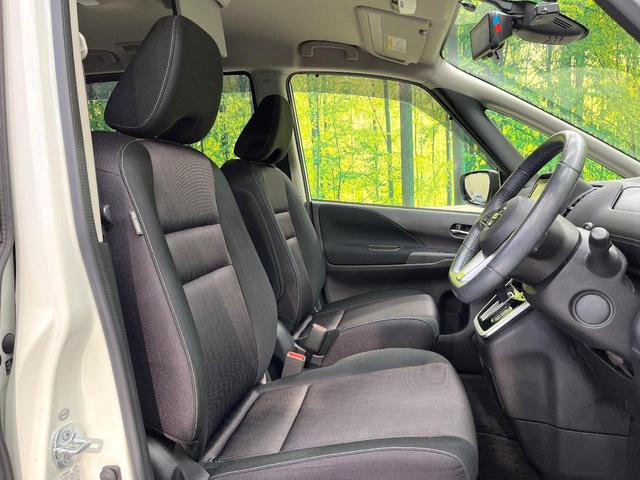 セレナ ハイウェイスター　フリップダウンモニター　エマージェンシーブレーキ　純正８型ナビ　全周囲カメラ　プロパイロット　ハンズフリー機能付両側電動ドア　純正１６インチアルミ　リアオートエアコン　ＬＥＤヘッド　スマートキー（8枚目）