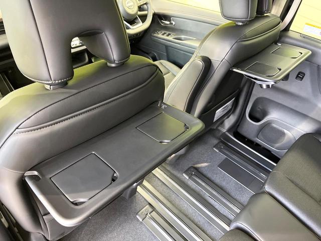 セレナ ハイウェイスターＶ　登録済未使用車　純正１２．３型ナビ　全周囲カメラ　デジタルインナーミラー　プロパイロット　ハンズフリー機能付両側電動ドア　ワイヤレス充電　ＬＥＤヘッド＆フォグ　オートハイビーム　リアオートエアコン（41枚目）