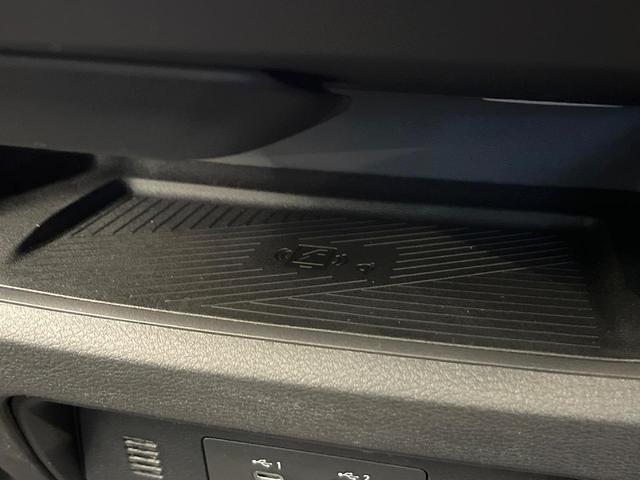 セレナ ハイウェイスターＶ　登録済未使用車　純正１２．３型ナビ　全周囲カメラ　デジタルインナーミラー　プロパイロット　ハンズフリー機能付両側電動ドア　ワイヤレス充電　ＬＥＤヘッド＆フォグ　オートハイビーム　リアオートエアコン（67枚目）