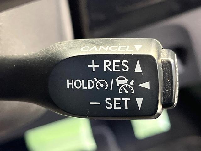 プリウス Ｓセーフティプラス　セーフティセンス　純正８型ナビ　バックカメラ　フルセグ　レーダークルーズ　ＬＥＤヘッド＆フォグ　オートハイビーム　クリアランスソナー　オートエアコン　純正１５インチアルミ　スマートキー　ＥＴＣ（6枚目）