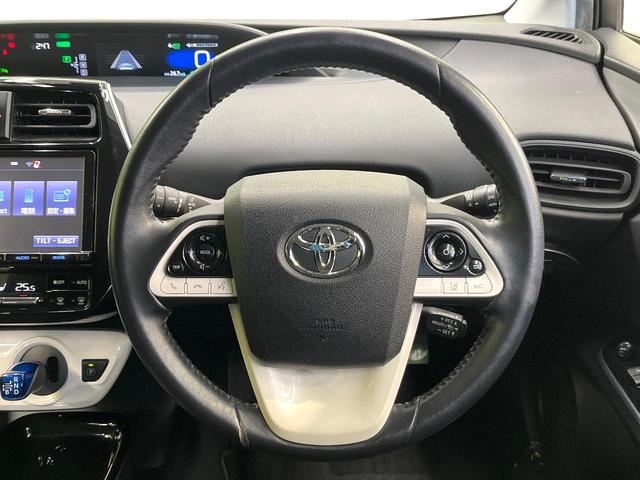 プリウス Ｓセーフティプラス　セーフティセンス　純正８型ナビ　バックカメラ　フルセグ　レーダークルーズ　ＬＥＤヘッド＆フォグ　オートハイビーム　クリアランスソナー　オートエアコン　純正１５インチアルミ　スマートキー　ＥＴＣ（11枚目）