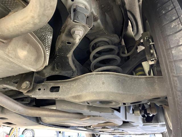 プリウス Ｓセーフティプラス　セーフティセンス　純正８型ナビ　バックカメラ　フルセグ　レーダークルーズ　ＬＥＤヘッド＆フォグ　オートハイビーム　クリアランスソナー　オートエアコン　純正１５インチアルミ　スマートキー　ＥＴＣ（28枚目）