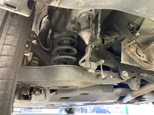 プリウス Ｓセーフティプラス　セーフティセンス　純正８型ナビ　バックカメラ　フルセグ　レーダークルーズ　ＬＥＤヘッド＆フォグ　オートハイビーム　クリアランスソナー　オートエアコン　純正１５インチアルミ　スマートキー　ＥＴＣ（29枚目）