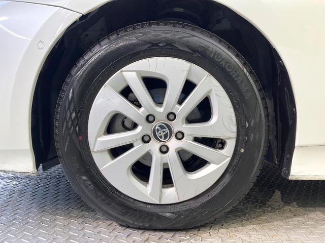 プリウス Ｓセーフティプラス　セーフティセンス　純正８型ナビ　バックカメラ　フルセグ　レーダークルーズ　ＬＥＤヘッド＆フォグ　オートハイビーム　クリアランスソナー　オートエアコン　純正１５インチアルミ　スマートキー　ＥＴＣ（31枚目）