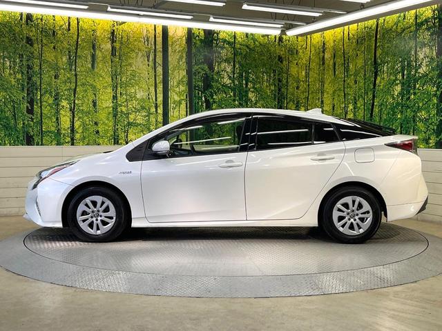 プリウス Ｓセーフティプラス　セーフティセンス　純正８型ナビ　バックカメラ　フルセグ　レーダークルーズ　ＬＥＤヘッド＆フォグ　オートハイビーム　クリアランスソナー　オートエアコン　純正１５インチアルミ　スマートキー　ＥＴＣ（35枚目）