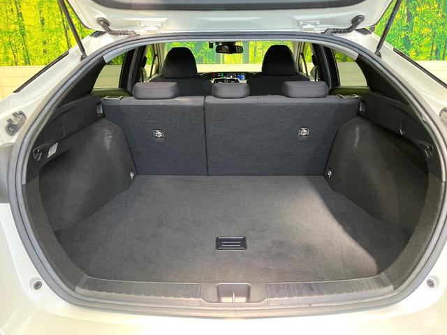 プリウス Ｓセーフティプラス　セーフティセンス　純正８型ナビ　バックカメラ　フルセグ　レーダークルーズ　ＬＥＤヘッド＆フォグ　オートハイビーム　クリアランスソナー　オートエアコン　純正１５インチアルミ　スマートキー　ＥＴＣ（43枚目）