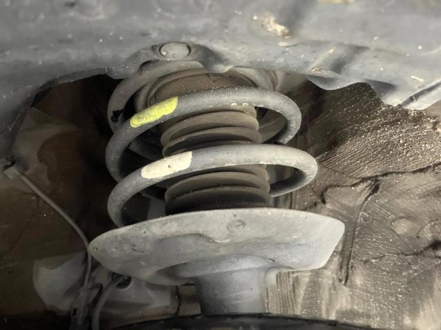 プリウス Ａ　セーフティセンス　純正９型ナビ　バックカメラ　ヘッドアップディスプレイ　ブラインドスポットモニター　レーダークルーズ　自動駐車支援　純正ＯＰ１７インチアルミ　ＬＥＤヘッド　禁煙車　ＥＴＣ　ステリモ（20枚目）