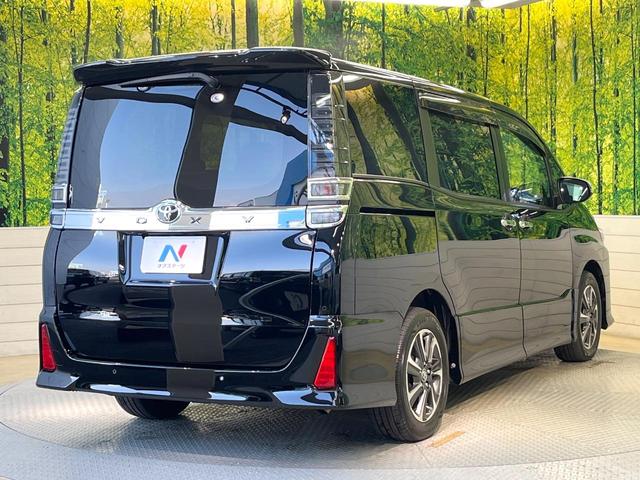ヴォクシー ＺＳ　煌ＩＩ　純正９両側電動ドア　バックカメラ　衝突被害軽減システム　禁煙車　ドラレコ　コーナーセンサー　スマートキー　ＬＥＤヘッド　ビルトインＥＴＣ　クルコン　純正１６インチアルミ　オートハイビーム　オートライト（18枚目）