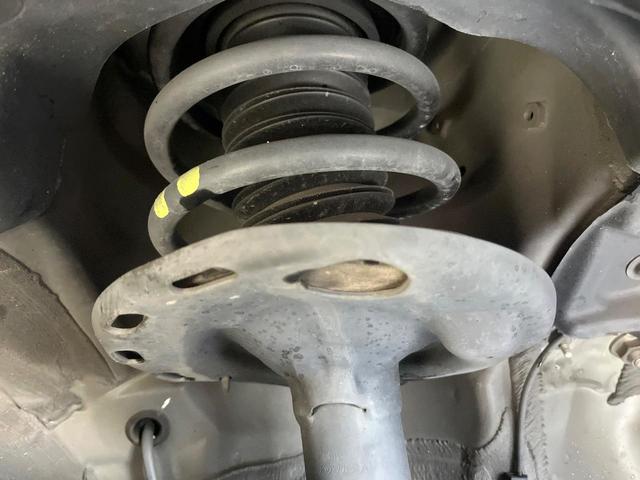 ヴォクシー ＺＳ　煌ＩＩ　純正９両側電動ドア　バックカメラ　衝突被害軽減システム　禁煙車　ドラレコ　コーナーセンサー　スマートキー　ＬＥＤヘッド　ビルトインＥＴＣ　クルコン　純正１６インチアルミ　オートハイビーム　オートライト（21枚目）