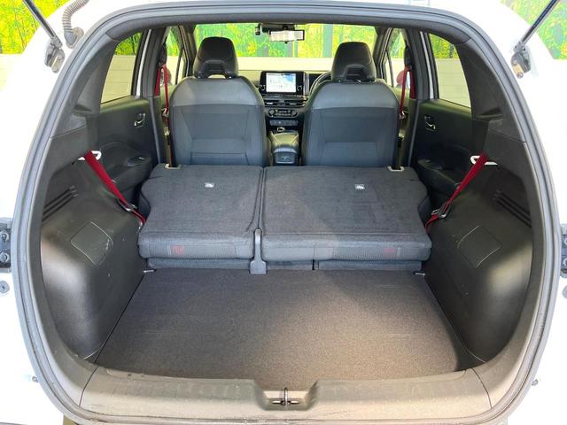 オーラ ニスモ　寒冷地仕様　純正９型ナビ　全周囲カメラ　デジタルインナーミラー　ワイヤレス充電　シートヒーター　プロパイロット　ＬＥＤヘッド＆フォグ　オートライト　オートエアコン　純正１７インチアルミ　スマートキー（10枚目）