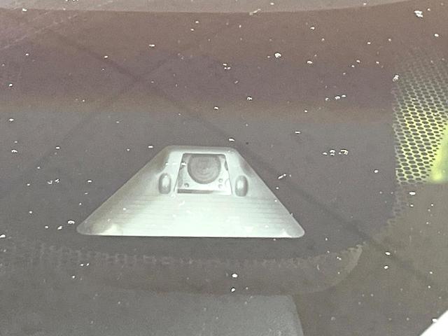 フリード Ｇ・ホンダセンシング　ホンダセンシング　レーダークルーズ　寒冷地仕様　純正ＳＤナビ　バックカメラ　フルセグ　両側電動ドア　禁煙車　ドラレコ　ＥＴＣ　ロールサンシェード　オートエアコン　スマートキー　アイドリングストップ（3枚目）