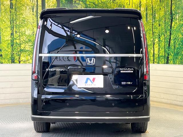 ステップワゴン ｅ：ＨＥＶスパーダ　プレミアムライン　ホンダセンシング　１１型コネクトディスプレイ　フリップダウンモニター　マルチビューカメラ　パワーバックドア　前席／２列目シートヒーター　ブラインドスポットモニター　レーダークルーズ　両側電動ドア（16枚目）