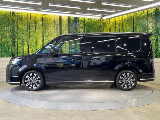 ステップワゴン ｅ：ＨＥＶスパーダ　プレミアムライン　ホンダセンシング　１１型コネクトディスプレイ　フリップダウンモニター　マルチビューカメラ　パワーバックドア　前席／２列目シートヒーター　ブラインドスポットモニター　レーダークルーズ　両側電動ドア（41枚目）