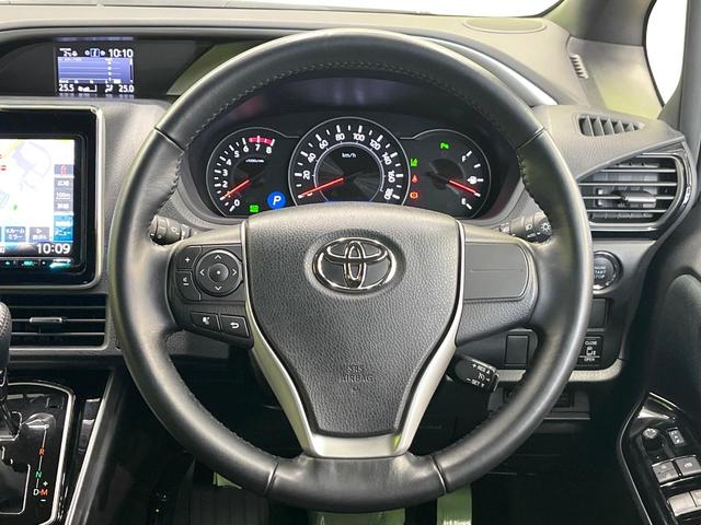 ヴォクシー ＺＳ　煌ＩＩ　後席モニター　両側電動ドア　ＳＤナビ　バックカメラ　衝突被害軽減システム　禁煙車　ドラレコ　コーナーセンサー　スマートキー　ＬＥＤヘッド　ビルトインＥＴＣ　クルコン　オートハイビーム　オートライト（12枚目）