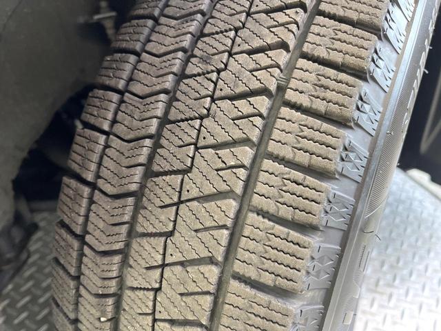 ヴォクシー ＺＳ　煌ＩＩ　後席モニター　両側電動ドア　ＳＤナビ　バックカメラ　衝突被害軽減システム　禁煙車　ドラレコ　コーナーセンサー　スマートキー　ＬＥＤヘッド　ビルトインＥＴＣ　クルコン　オートハイビーム　オートライト（33枚目）