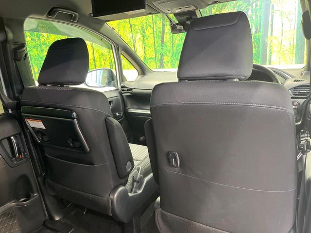 ヴォクシー ＺＳ　煌ＩＩ　後席モニター　両側電動ドア　ＳＤナビ　バックカメラ　衝突被害軽減システム　禁煙車　ドラレコ　コーナーセンサー　スマートキー　ＬＥＤヘッド　ビルトインＥＴＣ　クルコン　オートハイビーム　オートライト（38枚目）