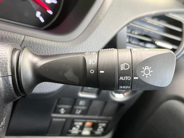 ヴォクシー ＺＳ　煌ＩＩ　後席モニター　両側電動ドア　ＳＤナビ　バックカメラ　衝突被害軽減システム　禁煙車　ドラレコ　コーナーセンサー　スマートキー　ＬＥＤヘッド　ビルトインＥＴＣ　クルコン　オートハイビーム　オートライト（64枚目）